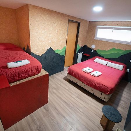 Moving Hostel Travel Bar San Carlos de Bariloche Bagian luar foto