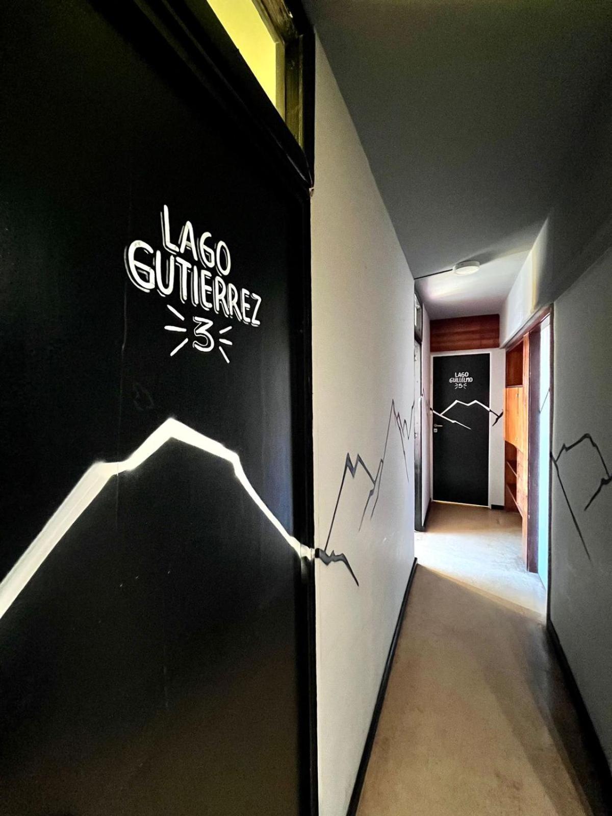 Moving Hostel Travel Bar San Carlos de Bariloche Bagian luar foto