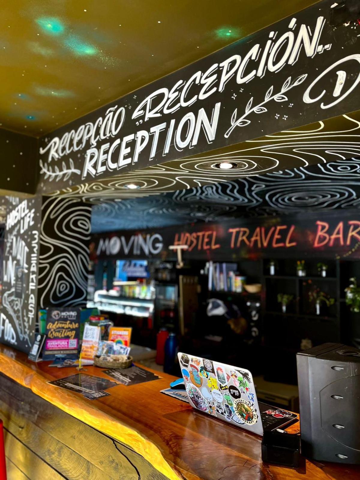 Moving Hostel Travel Bar San Carlos de Bariloche Bagian luar foto
