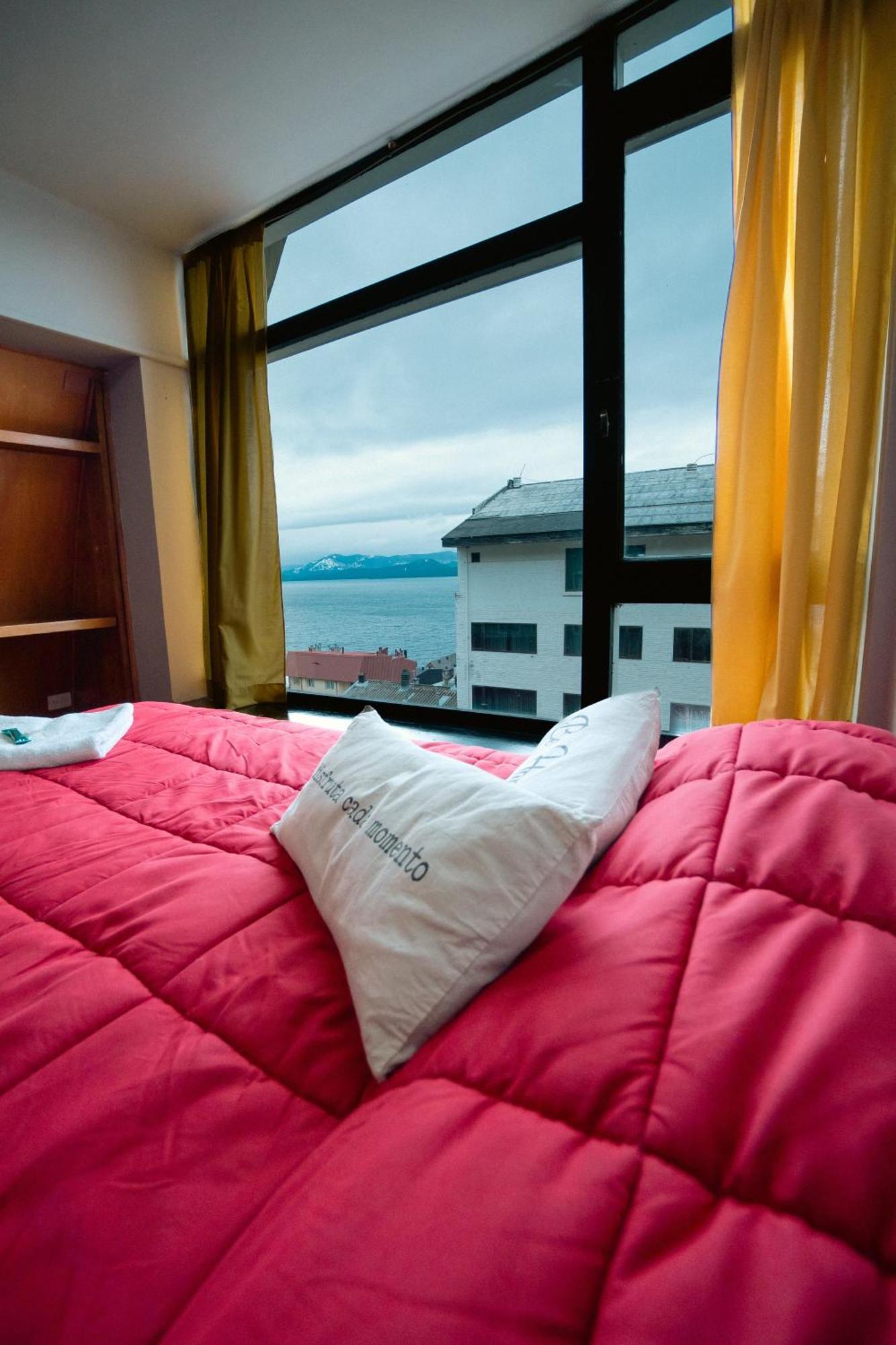 Moving Hostel Travel Bar San Carlos de Bariloche Bagian luar foto