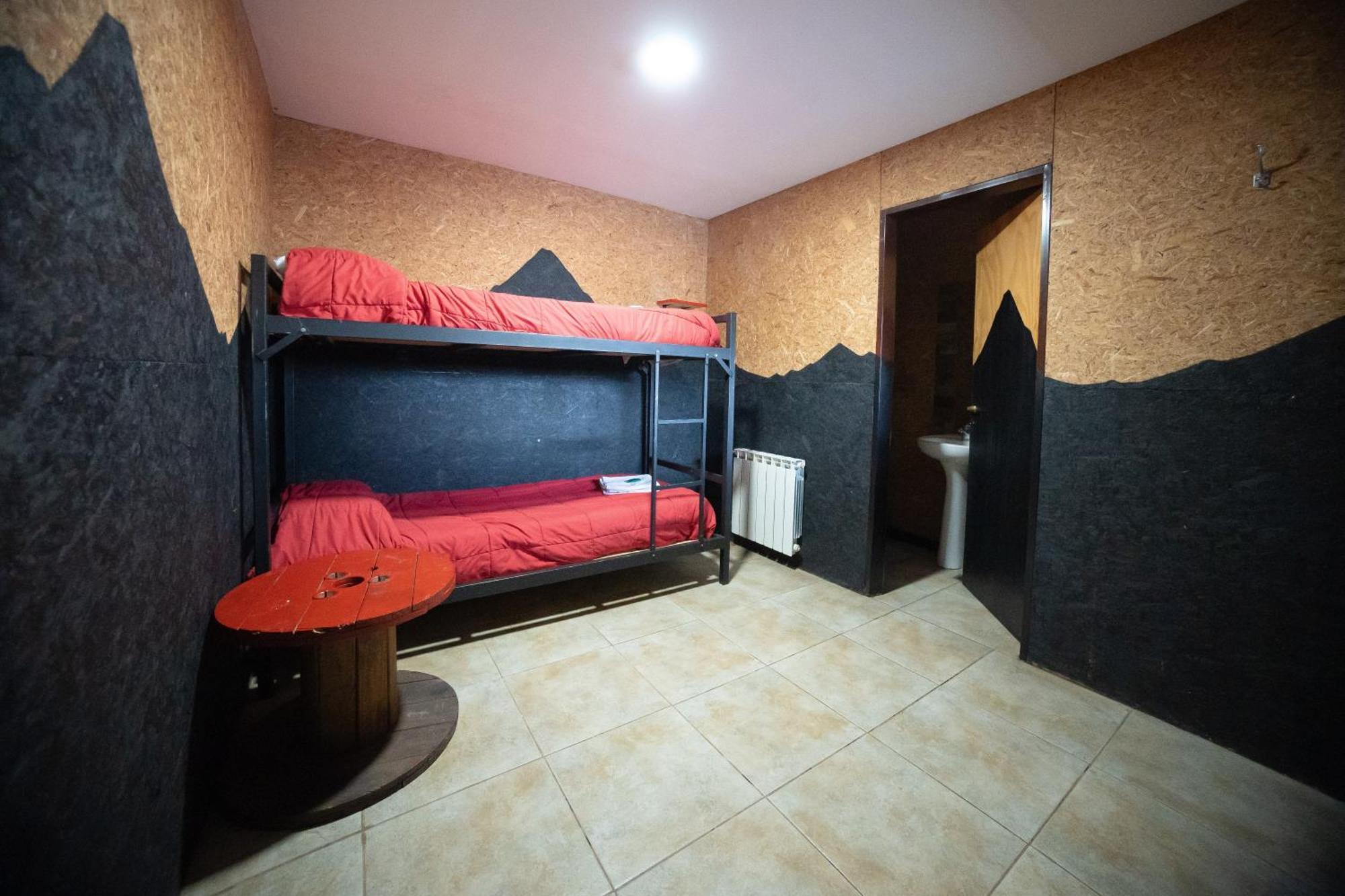 Moving Hostel Travel Bar San Carlos de Bariloche Bagian luar foto